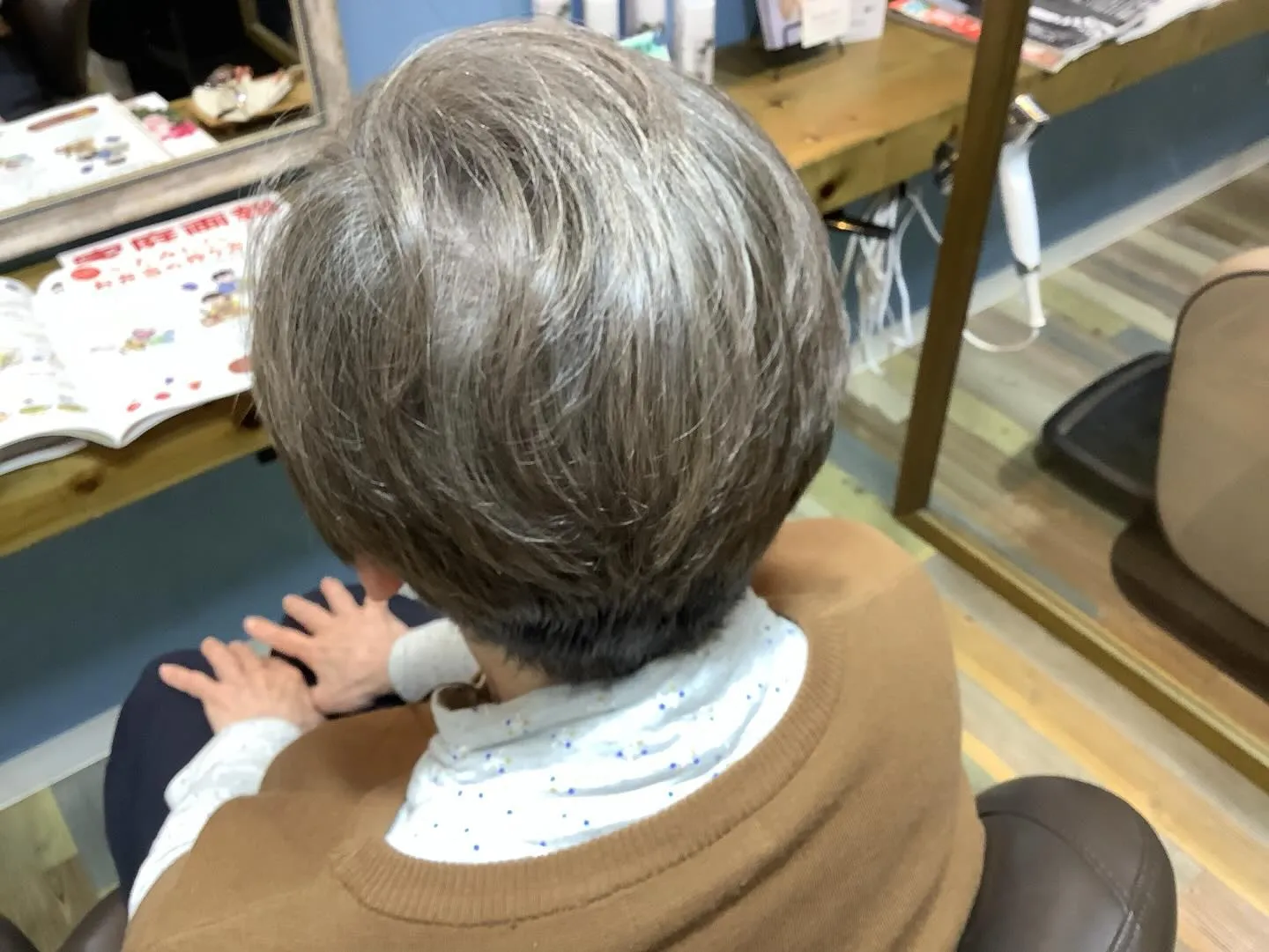 白髪染めはやめたいけどグレイヘアには抵抗のある方にオススメ!